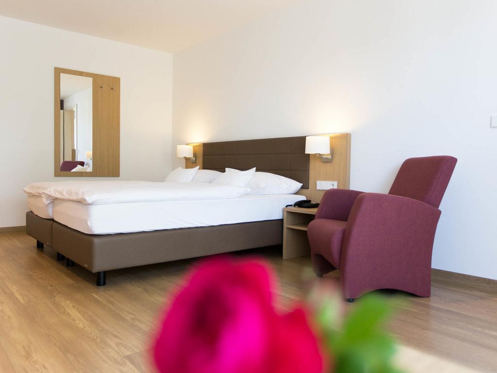 Hotel Seepark Garni อูเบอร์ลิงเงน ภายนอก รูปภาพ
