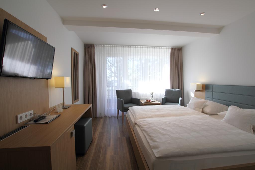 Hotel Seepark Garni อูเบอร์ลิงเงน ภายนอก รูปภาพ