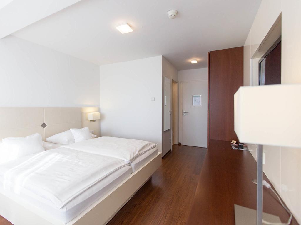 Hotel Seepark Garni อูเบอร์ลิงเงน ภายนอก รูปภาพ