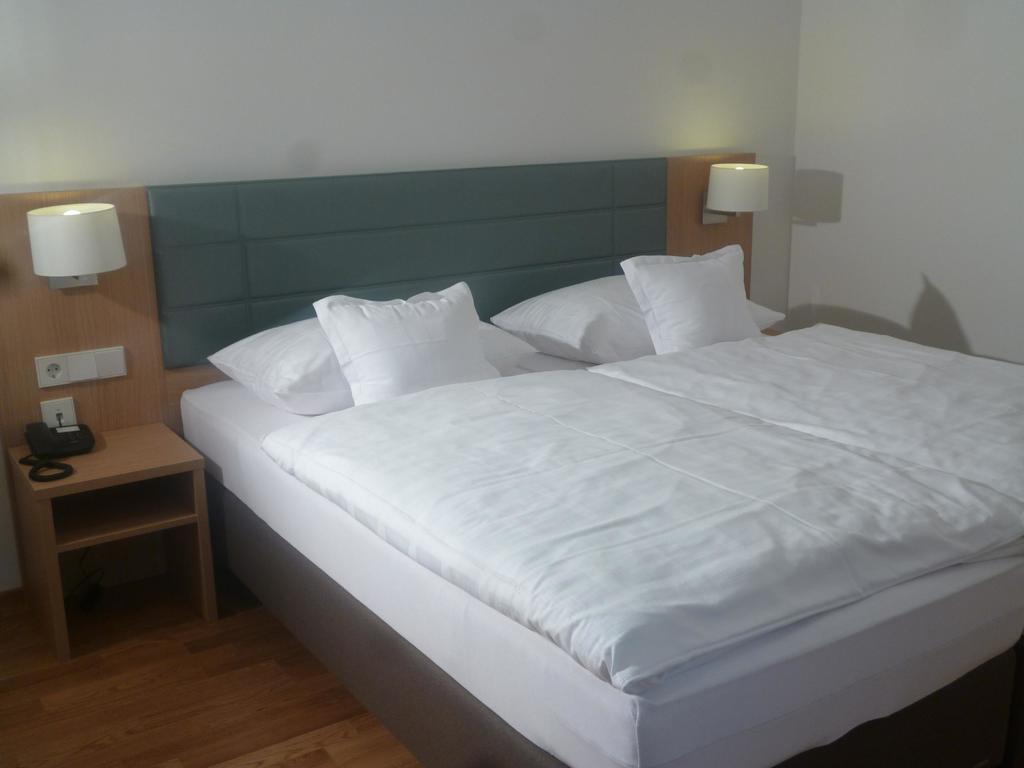 Hotel Seepark Garni อูเบอร์ลิงเงน ห้อง รูปภาพ